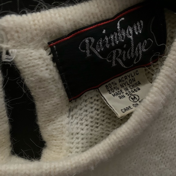 Vintage rainbow ridge ivory sweater with pocket and pearl button closure - Picture 2 of 5